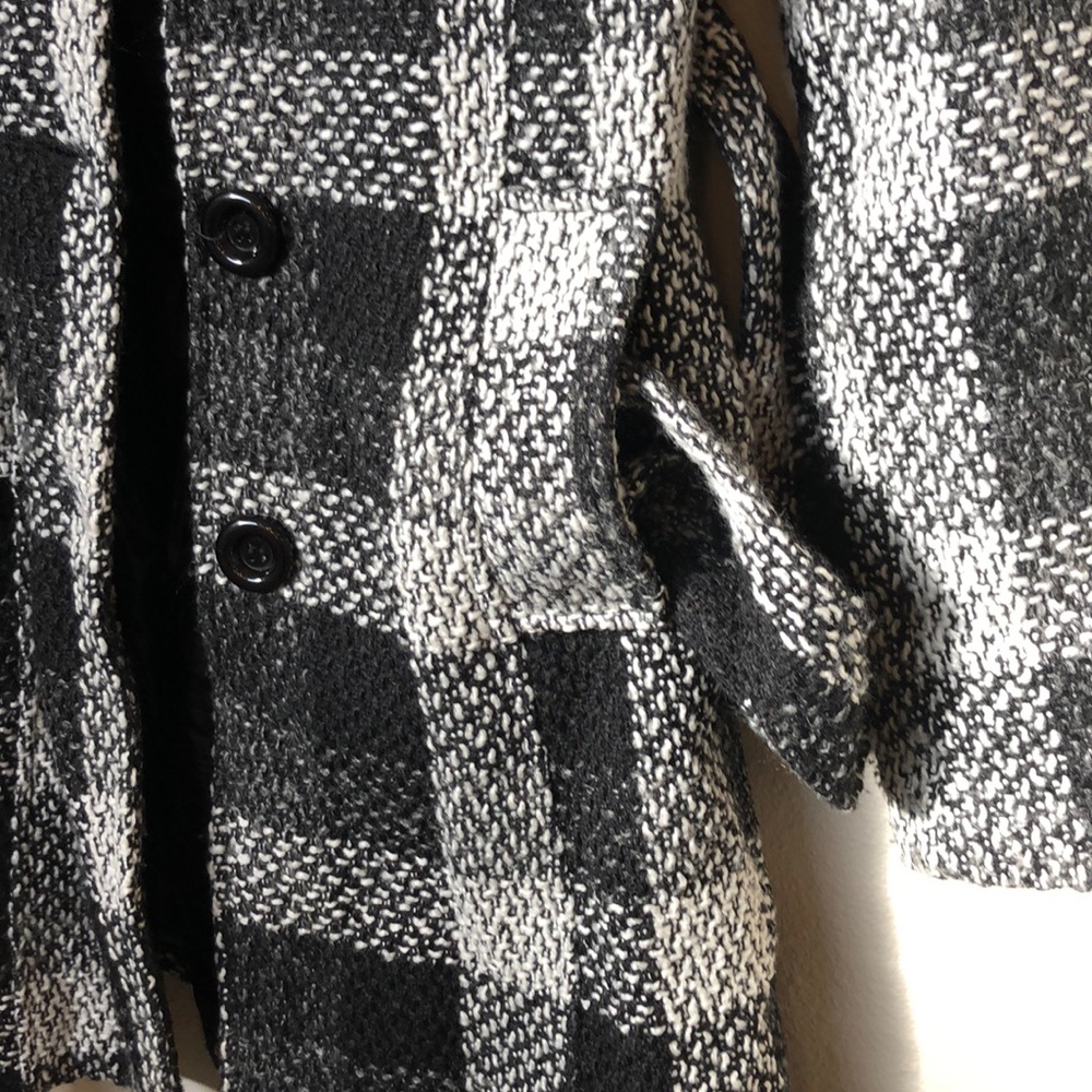 Mid length Coat - Picture 5 of 7